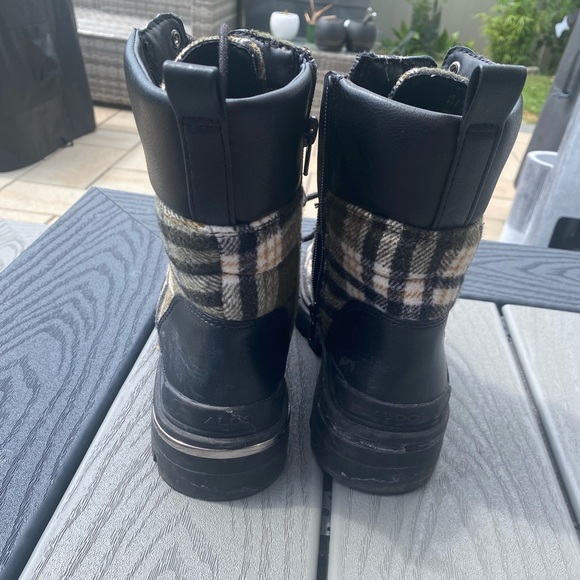 Boots - Picture 2 of 4